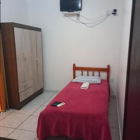 Quitinete Vo Ana Hotel Penha  Kamer foto