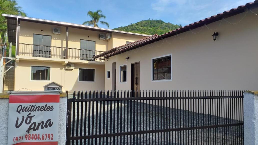 Quitinete Vo Ana Hotel Penha  Buitenkant foto